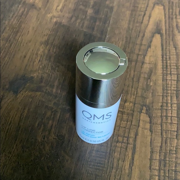 QMS Lip Line Corrector - Picture 2 of 4